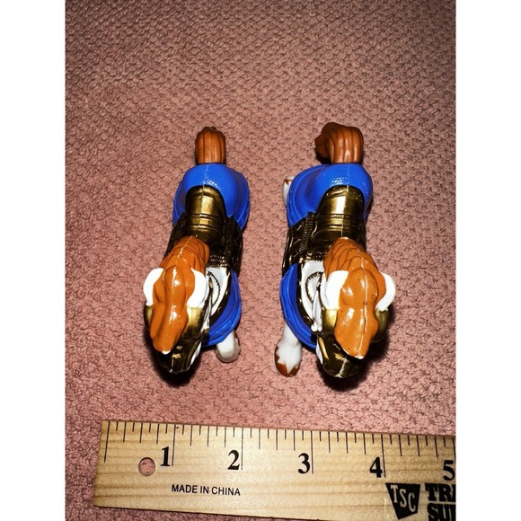 2 Fisher-Price Great Adventures White Blue Medieval Horses - Picture 5 of 5